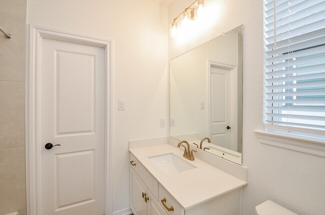 Building Photo - 130 W Coralburst Lp