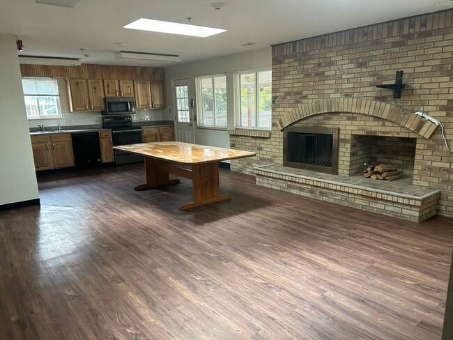 Open floor Kitchen/ Living room - 7564 W 83rd Ave