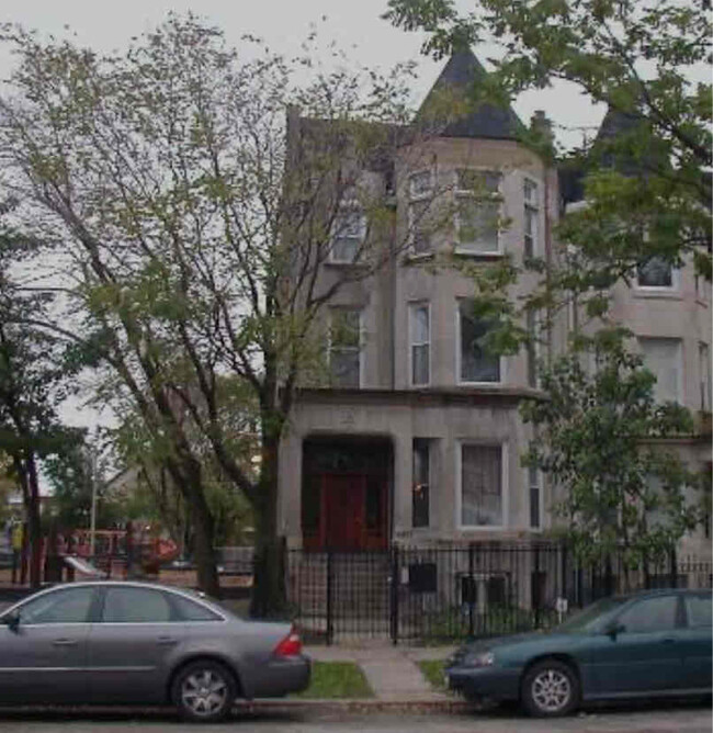 Primary Photo - 4327 S Indiana Ave