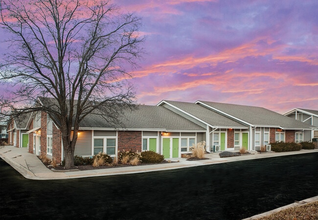 Building Photo - Welcome to Urban Studio 43 – Comfort, Convenience & Contemporary living in South Kansas City