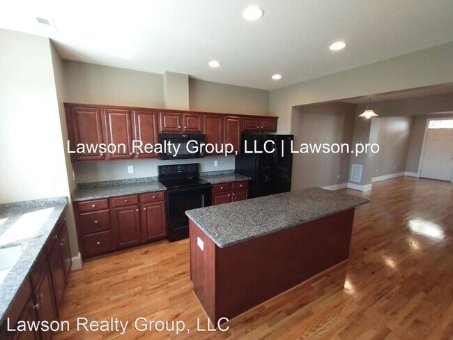 Building Photo - 2 br, 2.5 bath House - 3905 Colonial Green...