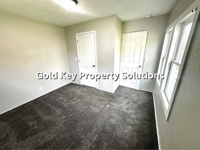 Building Photo - COMING SOON!! Updated 2BR / 1BR Single Fam...