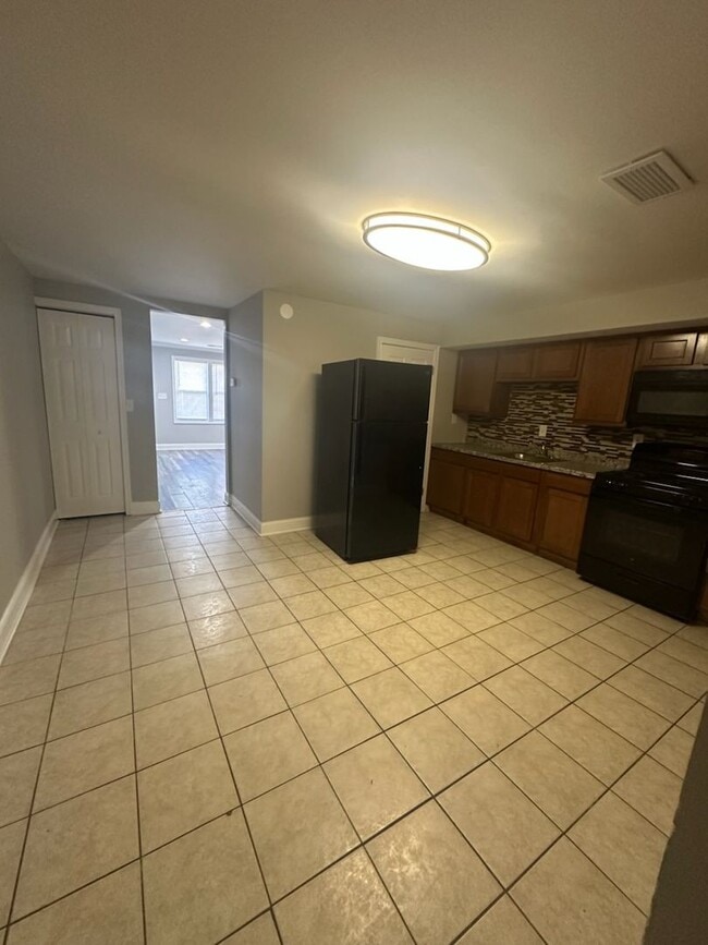Building Photo - Newly Renovated 3 Bed 1 Bath Home In Balti...