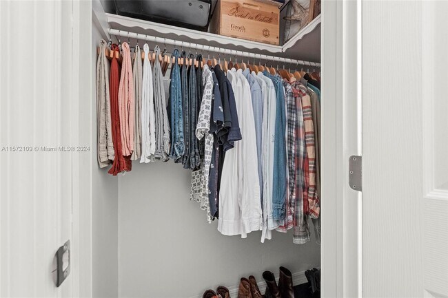 Building Photo - 637 37th St