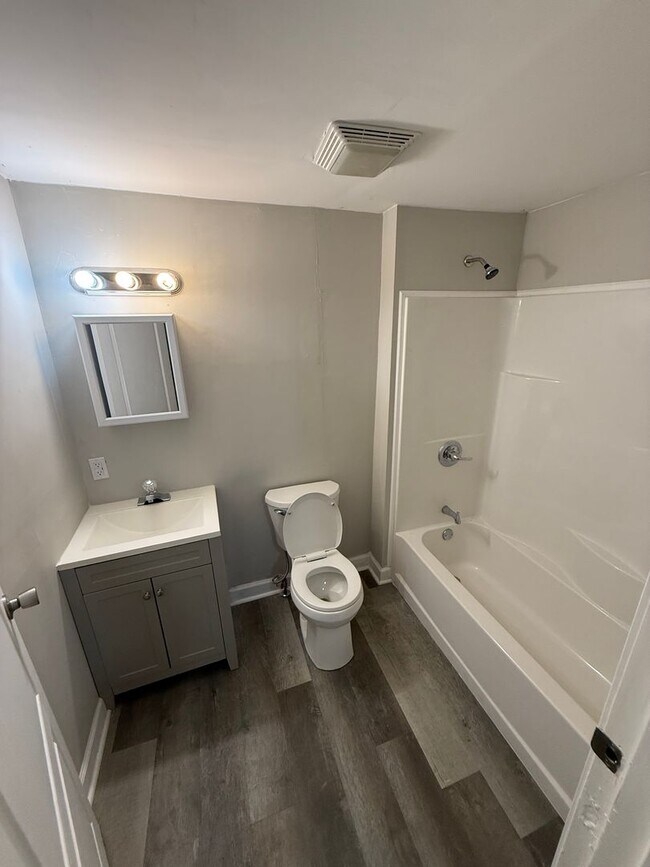 Building Photo - East Gadsden