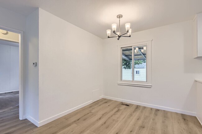 Building Photo - Remodeled 2BD, 1.5BA Chaffee Park Home with 1-Car Garage