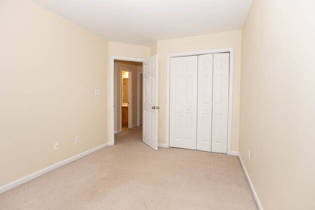 Building Photo - Price Drop Alert!  Beautiful Townhome in K...