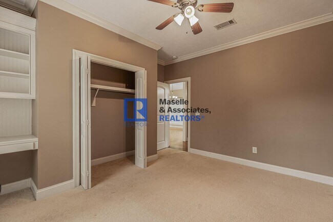 Building Photo - 403 Evian Way
