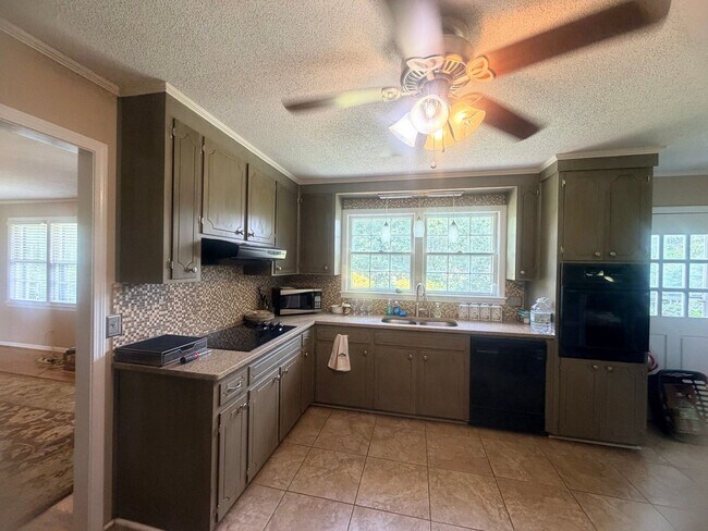 Building Photo - 839 Malibu Dr