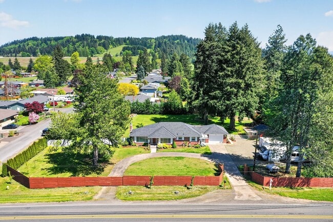 Building Photo - Stunning 4 bed + office, 4 bath rental home in Damascus!