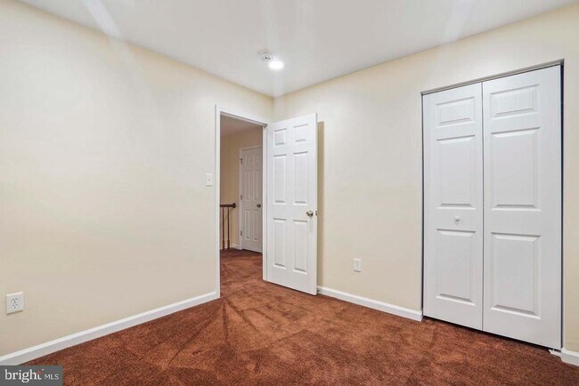 Building Photo - 5105 PHEASANT Rd