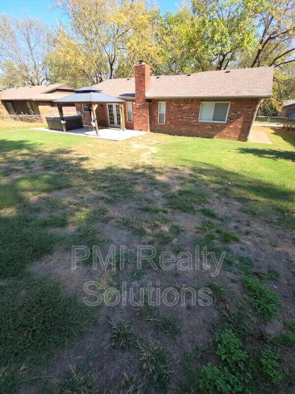Building Photo - 4408 S Butternut Ave