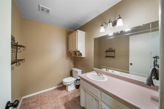 Building Photo - 1829 Ranchwood Dr