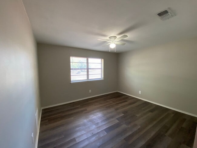 Building Photo - 5218 Green Valley Trail