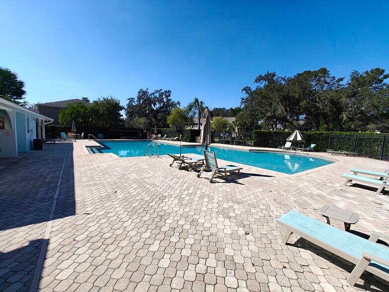 Building Photo - 5864 Fishhawk Ridge Dr