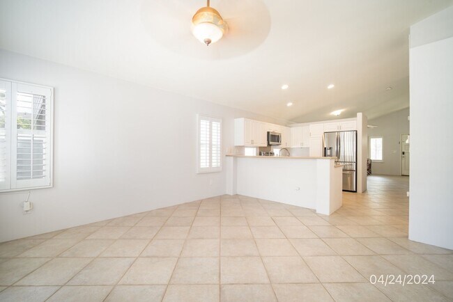 Building Photo - 3 BD/2 BA Home with Enclosed Garage in Ewa Beach (Pets ok)