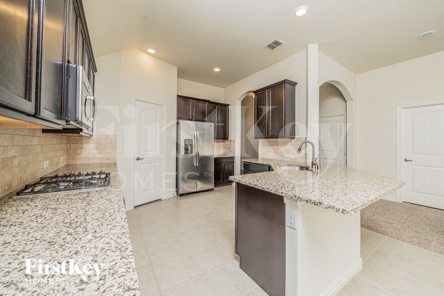 Building Photo - 805 Joaquin Wy