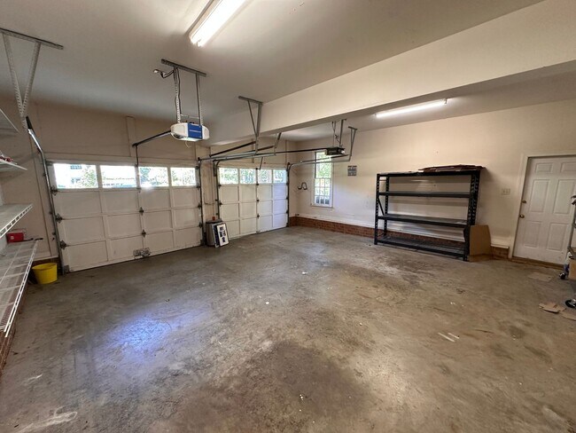 Building Photo - **West Durham 5bd / 3.5ba Oasis**