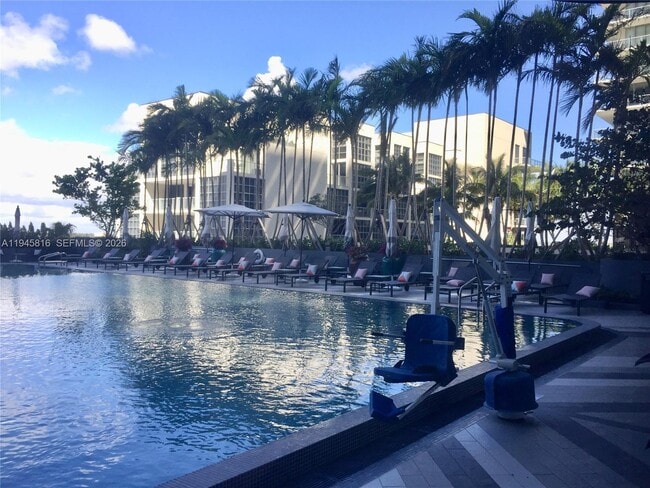 Building Photo - 121 NE 34th St