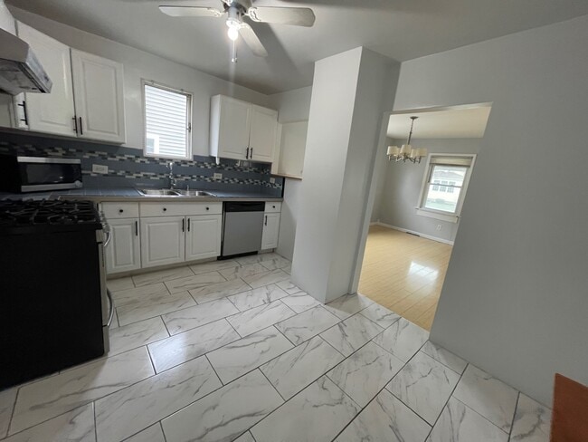 Building Photo - 120 lyndale ave