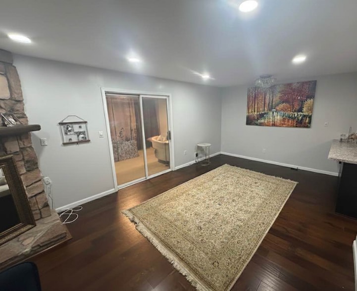 Building Photo - 20 Lawry Ct