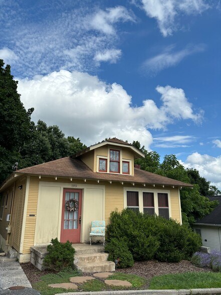 Primary Photo - 105 Stanhope Ct