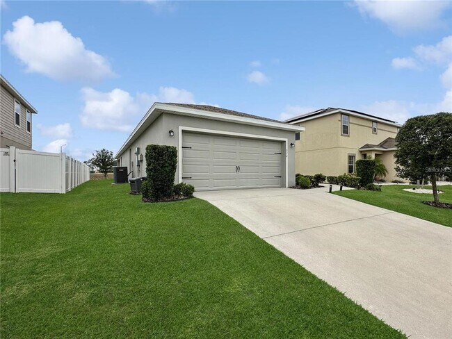 Building Photo - 314 Tanager St