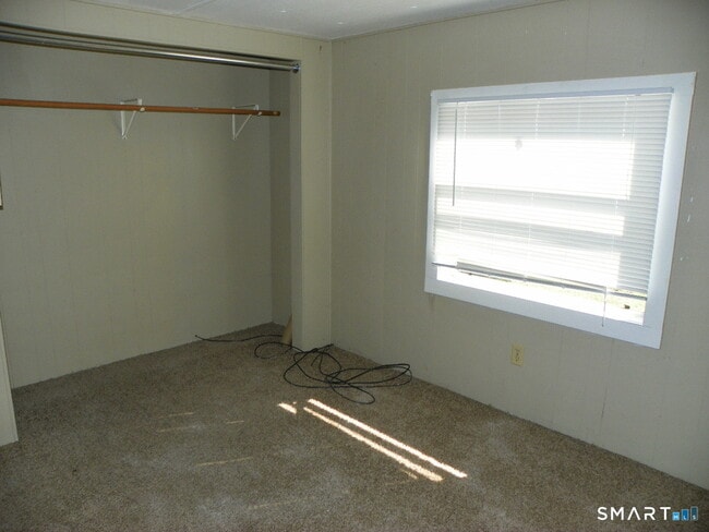 Building Photo - 11 Woodland Dr