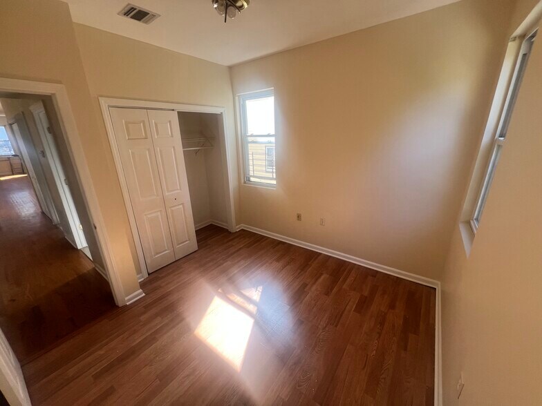 3rd bedroom - 895 S 18th St