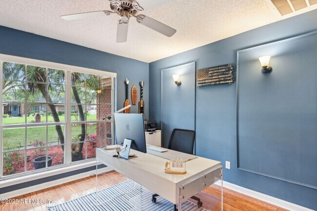 Building Photo - 2537 Emperor Dr