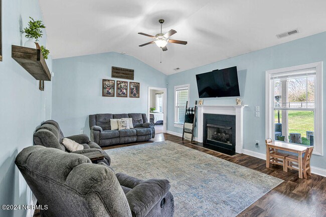Building Photo - 103 Prelude Dr