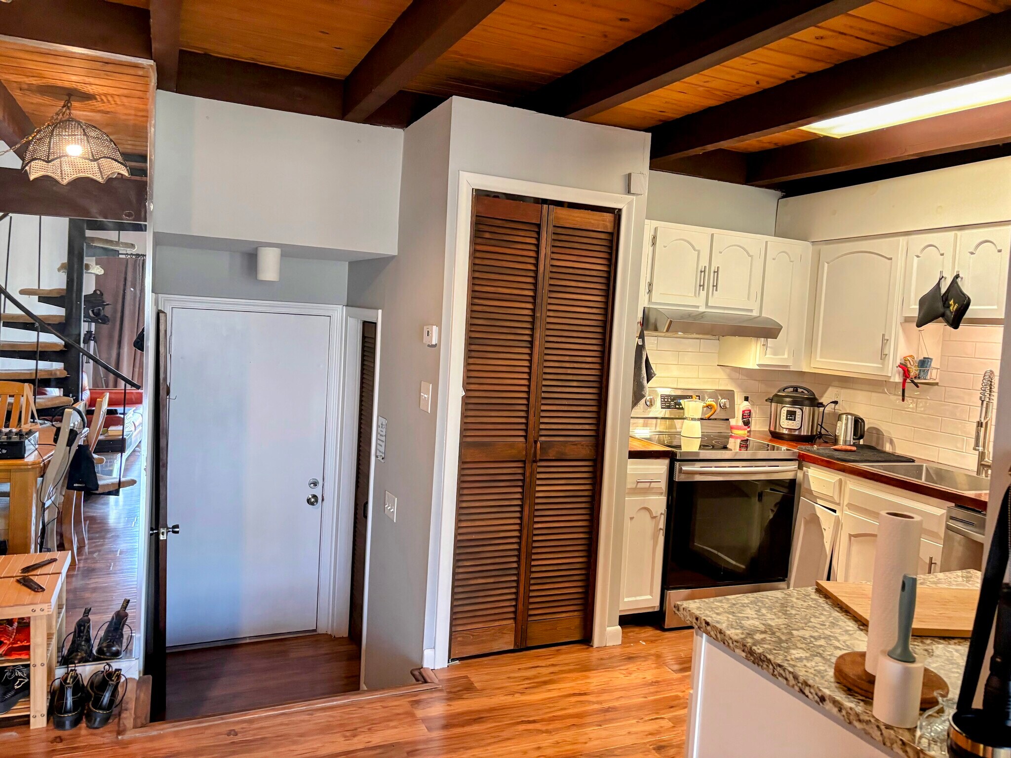 Building Photo - 14B Country Squire Dr