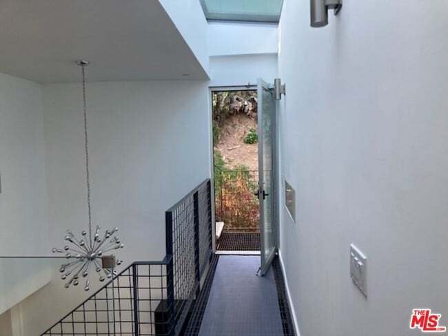 Building Photo - 6127 Glen Tower St