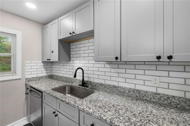Building Photo - 4317 Brookside Dr