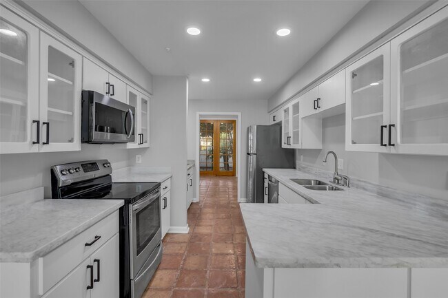 Building Photo - 7655 S Braeswood Blvd