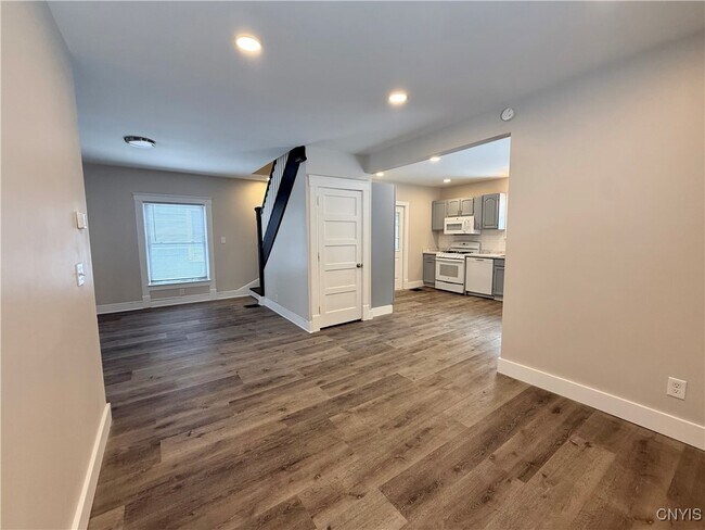 Building Photo - 213 W Main St