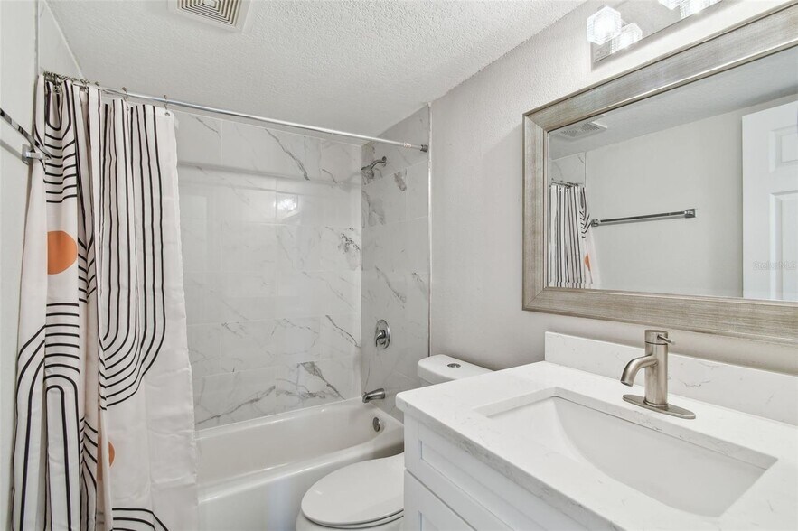 Building Photo - 4203 W Cleveland St