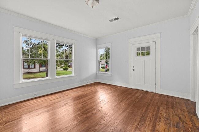 Building Photo - Stunning Newly Remodeled Birmingham Home