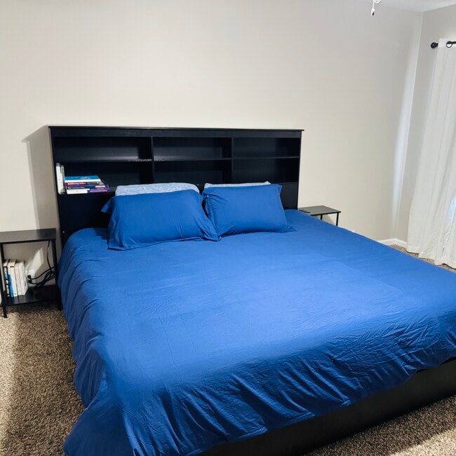 Building Photo - 718 Pine Lodge Dr