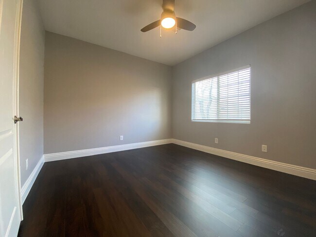 Building Photo - Beautiful 4-Bedroom Home with Den in Mountain’s Edge