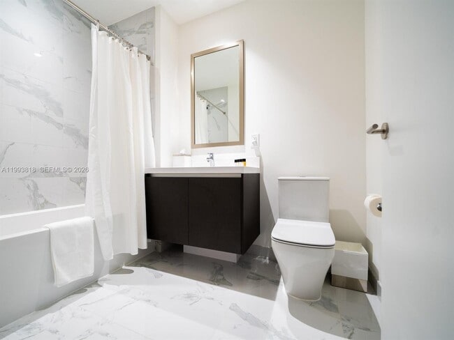 Building Photo - 851 NE 1st Ave