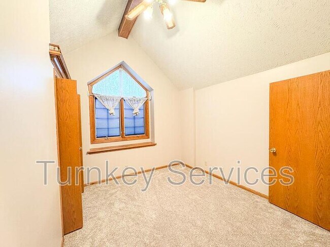 Building Photo - 15718 Lafayette Ave