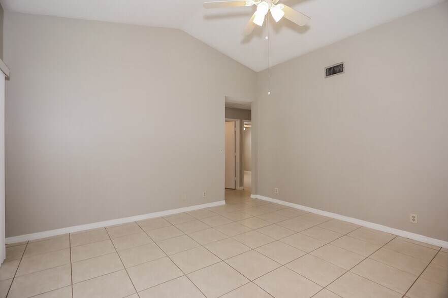 Building Photo - 11710 Countryview Ln