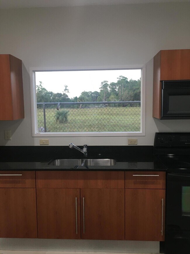 Building Photo - 14225 Citrus Dr