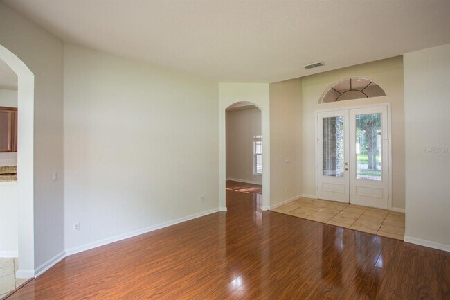 Building Photo - 3876 Shoreview Dr
