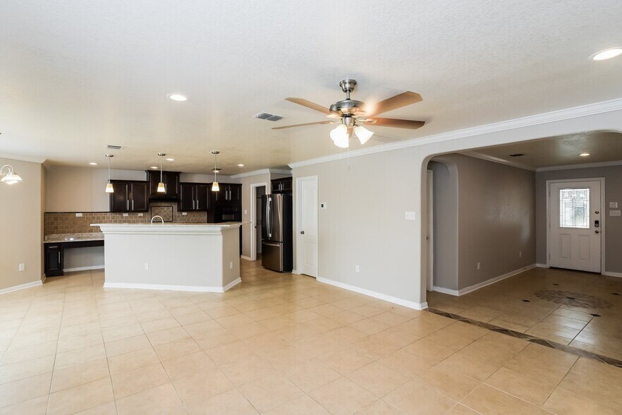 Building Photo - 13422 Solar Crest