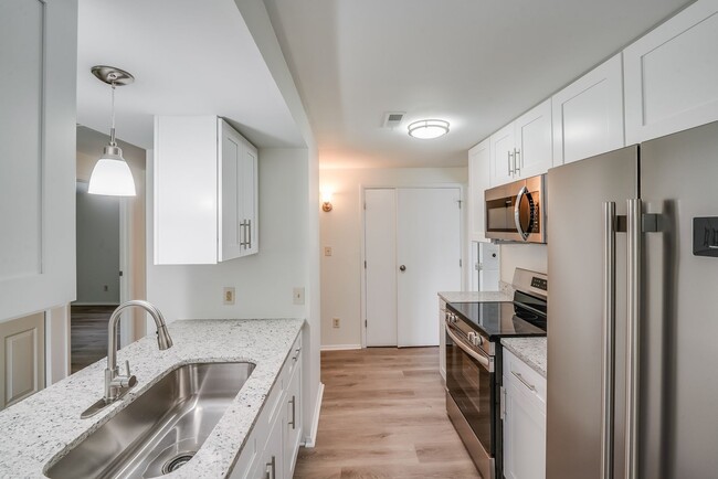 Building Photo - Fully Renovated 2BR Home with New Deck & L...