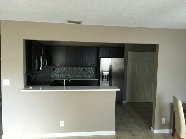 Building Photo - 237 SW 9th St