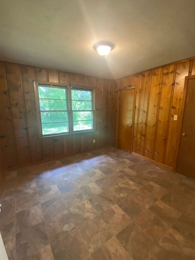 Building Photo - Renovated 3 Bedroom 1 Bath Home for Rent!