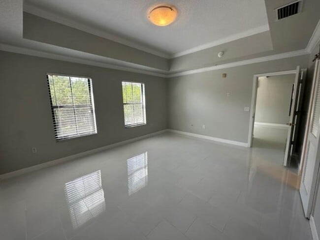 Building Photo - Iconic 2 story corner condo at the Terraces of Celebration. Completely renovated 2 Bedroom, 2 Bat...